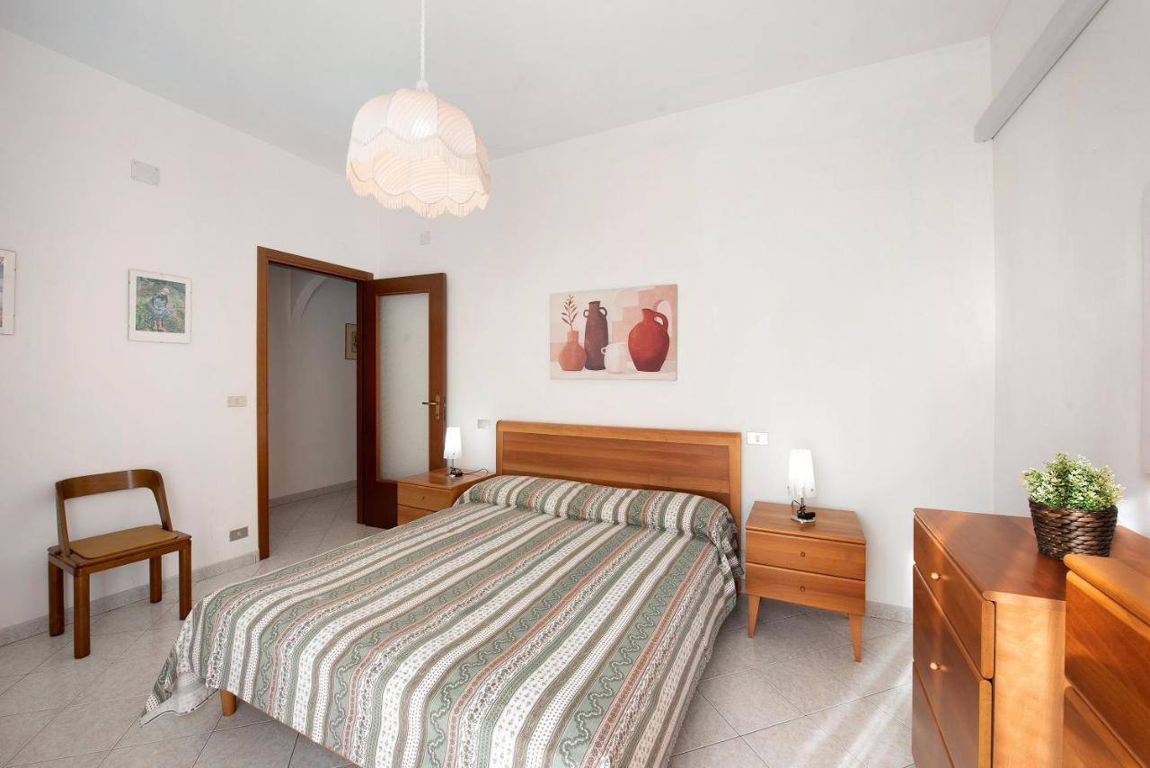 Appartement Trilocale Mazzini Con 2 Balconi à Varazze Extérieur photo