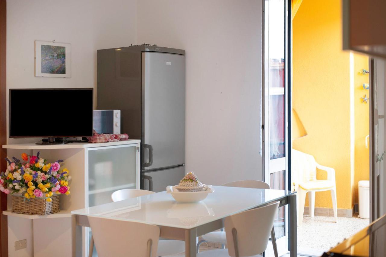 Appartement Trilocale Mazzini Con 2 Balconi à Varazze Extérieur photo