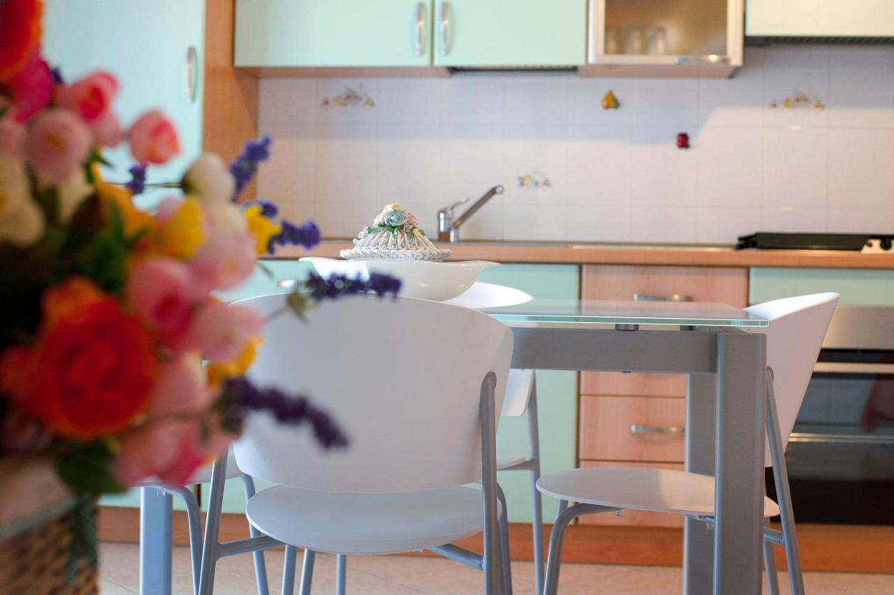 Appartement Trilocale Mazzini Con 2 Balconi à Varazze Extérieur photo