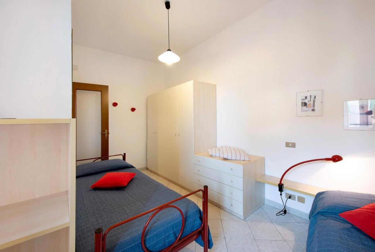 Appartement Trilocale Mazzini Con 2 Balconi à Varazze Extérieur photo