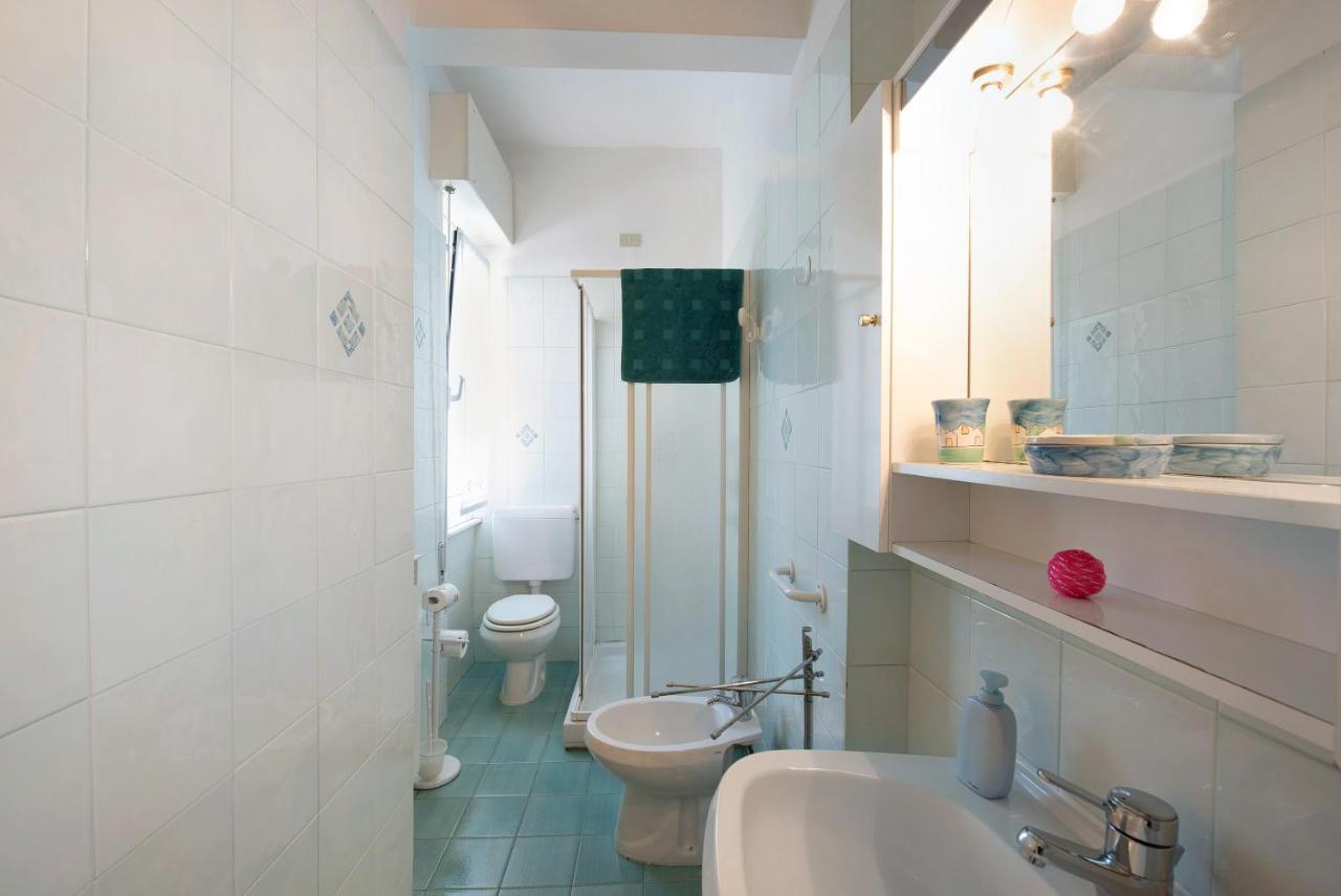 Appartement Trilocale Mazzini Con 2 Balconi à Varazze Extérieur photo
