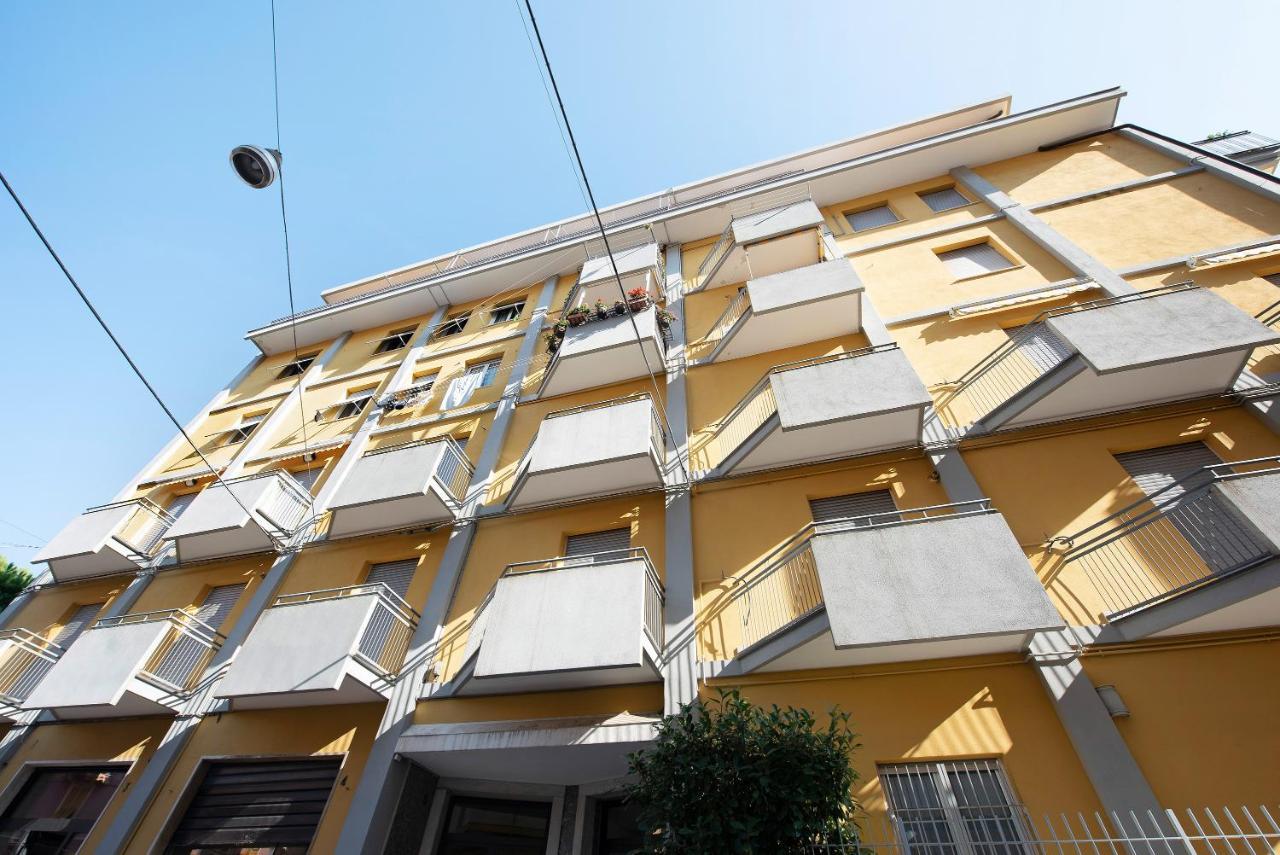 Appartement Trilocale Mazzini Con 2 Balconi à Varazze Extérieur photo